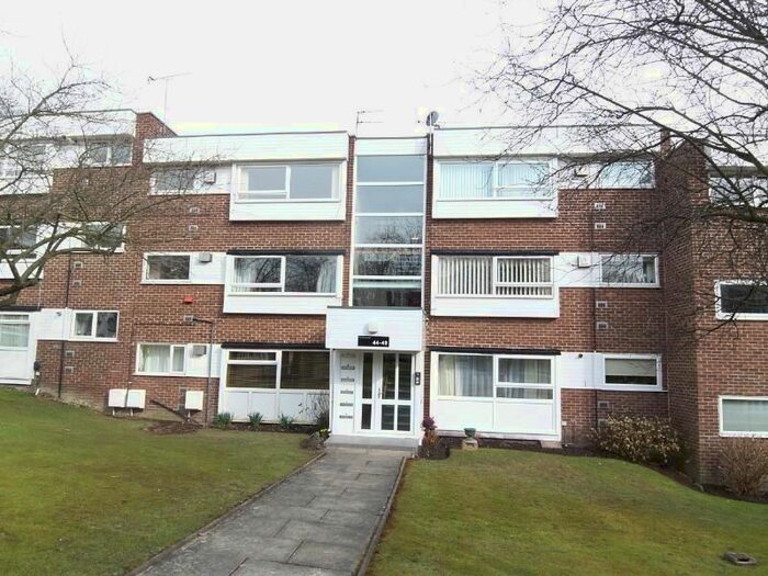 2 Bedroom Flat To Rent In The Moorlands, Shadwell Lane, Leeds, LS17