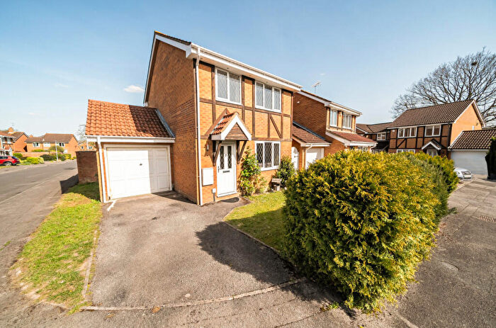3 Bedroom Detached House For Sale In Arkwright Drive, Bracknell, Berkshire, RG42