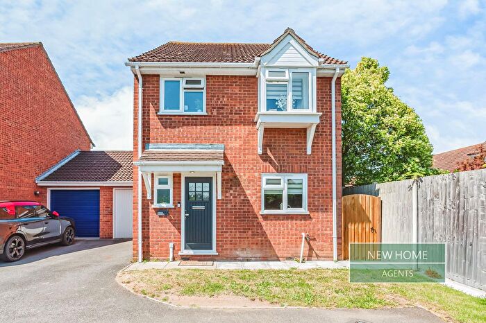 3 Bedroom Detached House For Sale In Hogg Lane, Grays, RM16