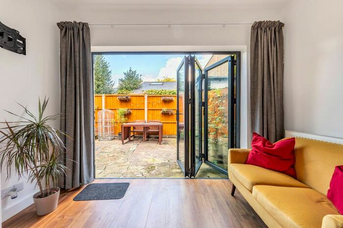 2 Bedroom Maisonette To Rent In Walpole Road, Colliers Wood, London, SW19