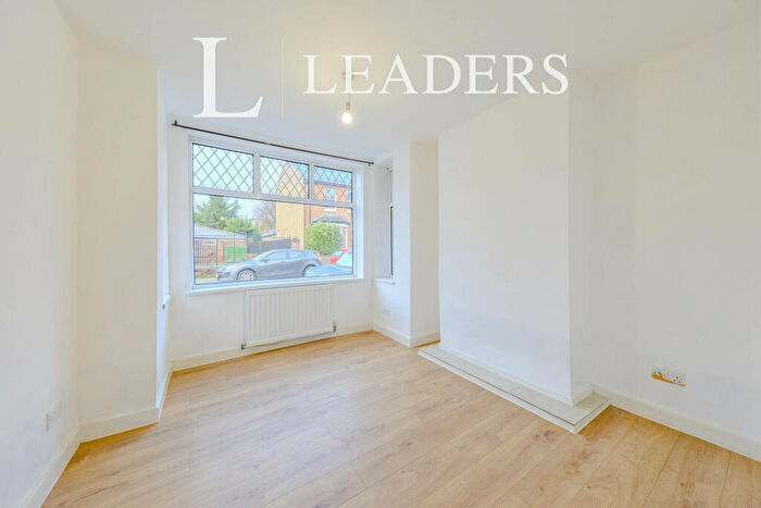 2 Bedroom End Of Terrace House To Rent In Sandfield Road, AL1