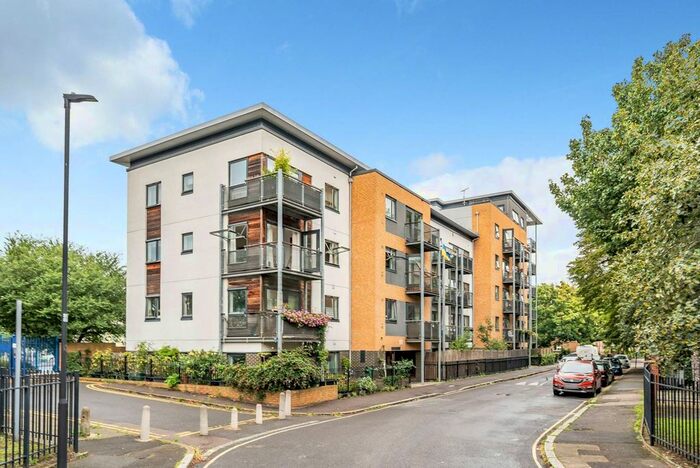 1 Bedroom Flat To Rent In Paradise Road, Clapham, London, SW4