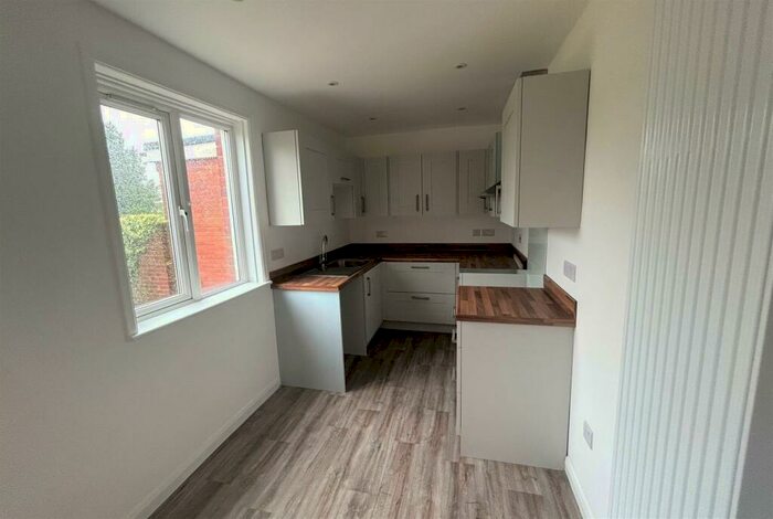 2 Bedroom Property To Rent In Witt Road, Fair Oak, Eastleigh, SO50