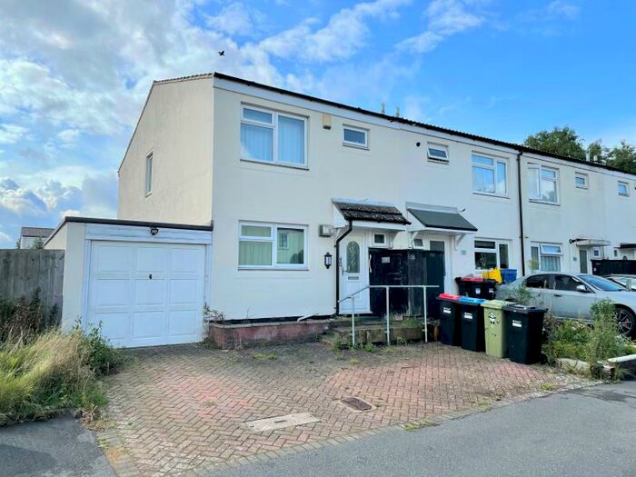 4 Bedroom End Of Terrace House To Rent In Stantonbury, Milton Keynes, MK14