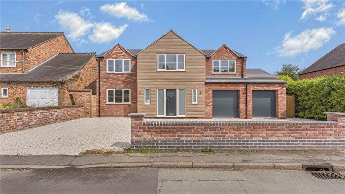 4 Bedroom Detached House To Rent In The Green, Bonehill, Tamworth, Staffordshire, B78