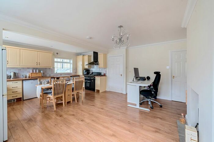 3 Bedroom Bungalow For Sale In Water Lane, Middlestown, Wakefield, West Yorkshire, WF4