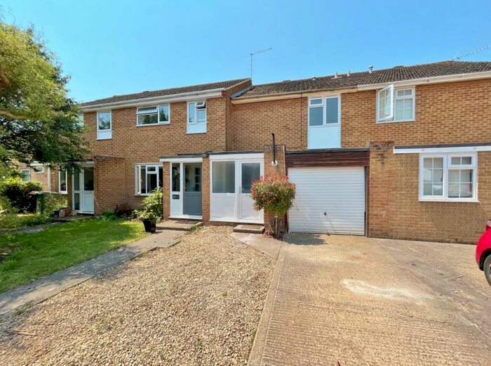 3 Bedroom Terraced House To Rent In Hedgemead Avenue, Abingdon, OX14