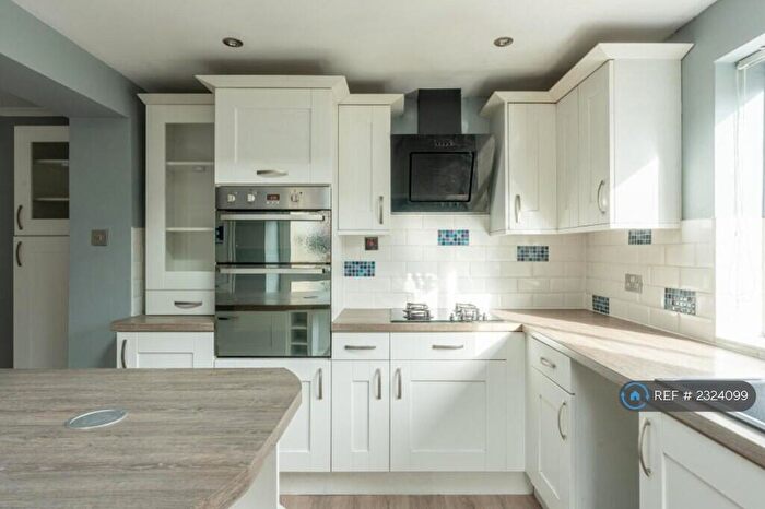 5 Bedroom Semi Detached House To Rent In The Square, Knowle, Bristol, BS4