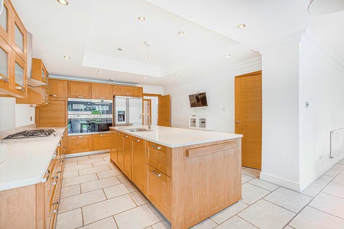 6 Bedroom Detached House To Rent In Fitzalan Road, London, N3