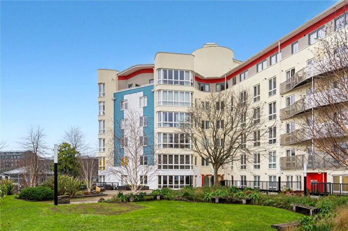 2 Bedroom Apartment For Sale In Hannover Quay, Bristol, Somerset, BS1