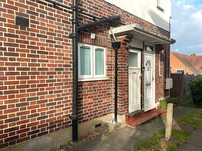 2 Bedroom Detached House To Rent In Goring Way, Greenford, UB6