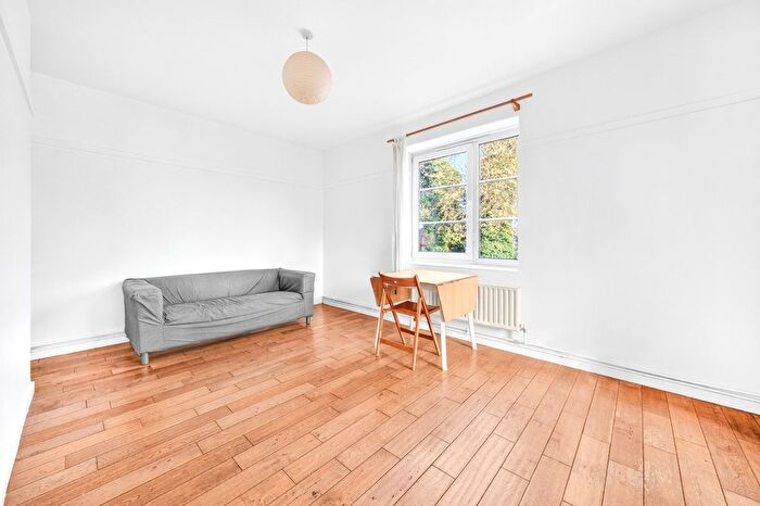 2 Bedroom Flat To Rent In Hendale House, Upper Clapton Road, E5