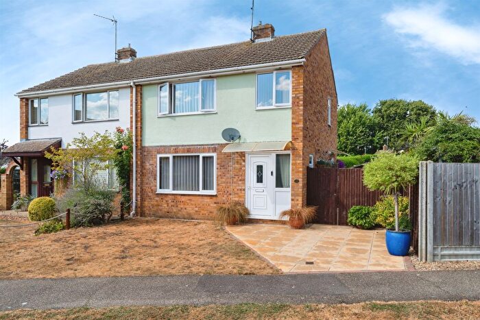 3 Bedroom Semi-Detached House For Sale In Bankers Walk, Ramsey, Huntingdon, PE26