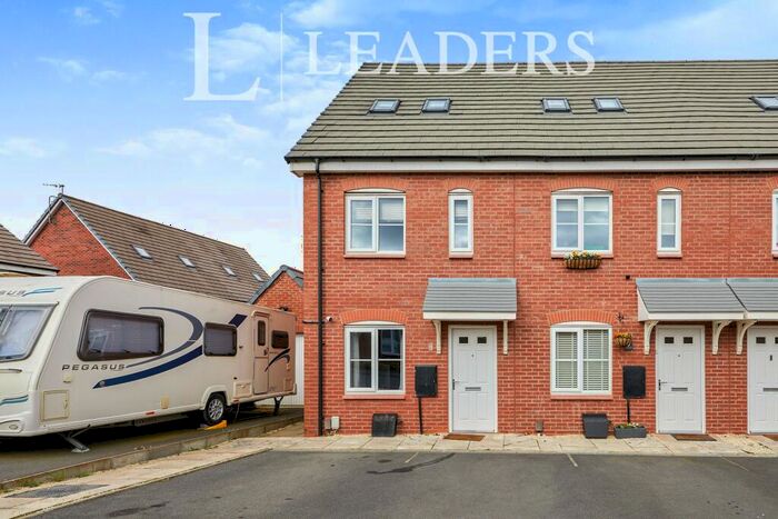 3 Bedroom Semi-Detached House To Rent In Hare Edge Drive, Oakwood, DE21