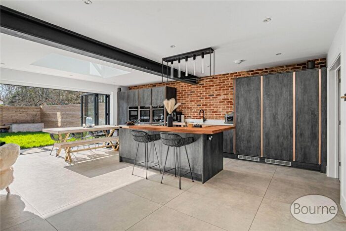 4 Bedroom Detached House For Sale In Turner Close, Guildford, Surrey, GU4