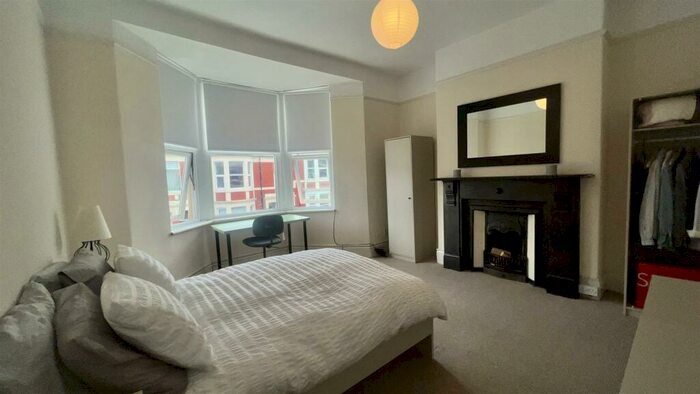 3 Bedroom Apartment To Rent In Shortridge Terrace, Newcastle Upon Tyne, NE2