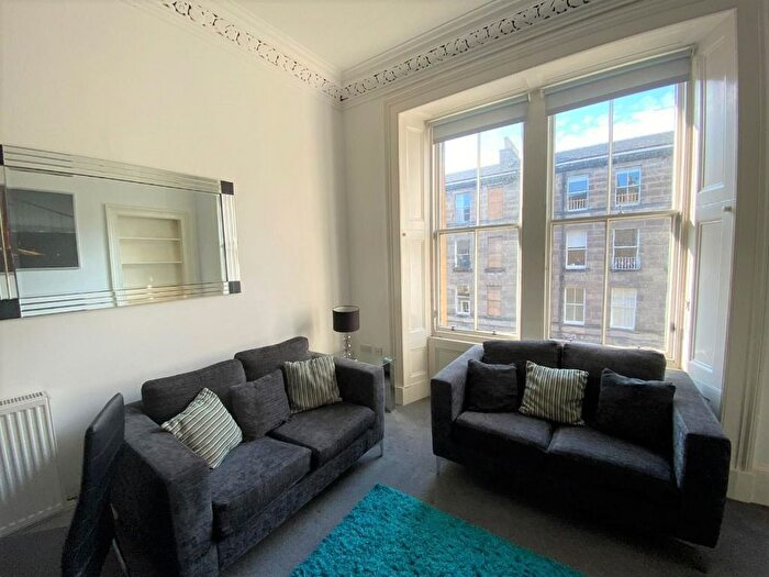 3 Bedroom Flat To Rent In Montague Street, Edinburgh, EH8
