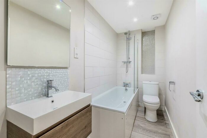 1 Bedroom Flat To Rent In Coldharbour Lane, London, SE5