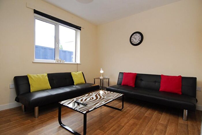 2 Bedroom Flat To Rent In Gilwell Street, Flat, Plymouth, PL4