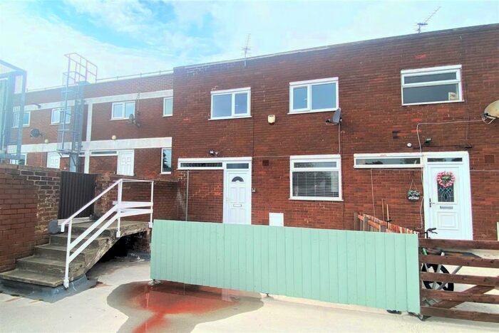 3 Bedroom Maisonette To Rent In Chester Road, Streetly, Sutton Coldfield, B74