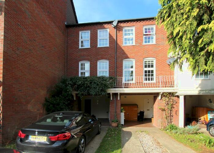 3 Bedroom Property To Rent In Park Crescent, Twickenham, TW2