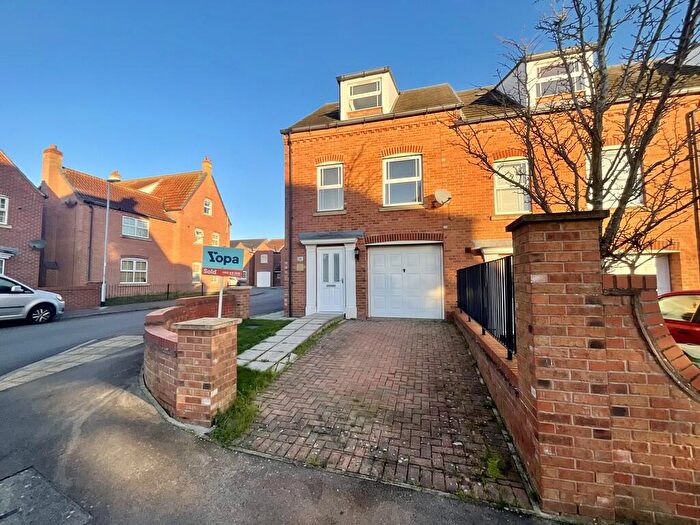 3 Bedroom Town House For Sale In Ploughmans Lane, Lincoln, LN2