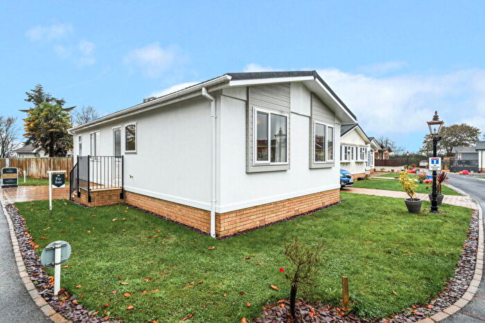 2 Bedroom Park Home For Sale In Dolbeare Court, Landrake, Saltash, Cornwall, PL12
