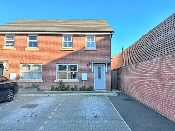 3 Bedroom Semi-Detached House For Sale In Enterprise Avenue, Tiverton, EX16