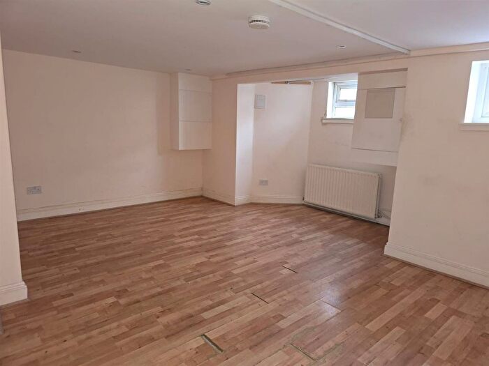 Studio To Rent In Ickburgh Road, Hackney, E5