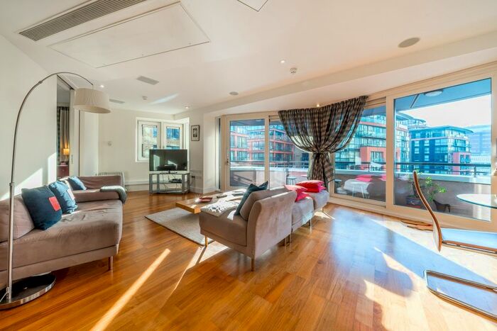 3 Bedroom Flat To Rent In Praed Street, London, W2