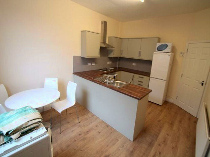 4 Bedroom House To Rent In Stanmore Street, Leeds, LS4