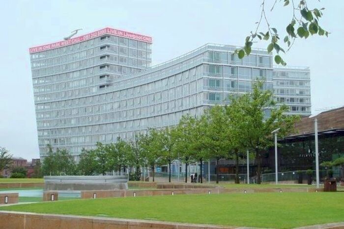 3 Bedroom Flat To Rent In Strand Street, Liverpool, L1