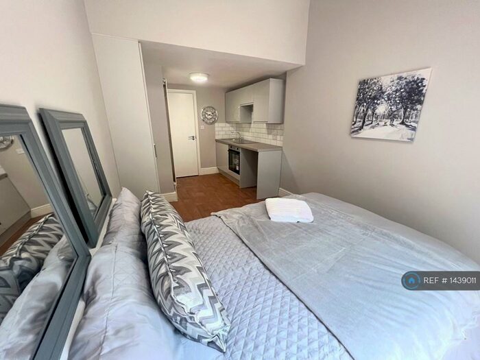 Studio To Rent In Ancona Road, London, SE18