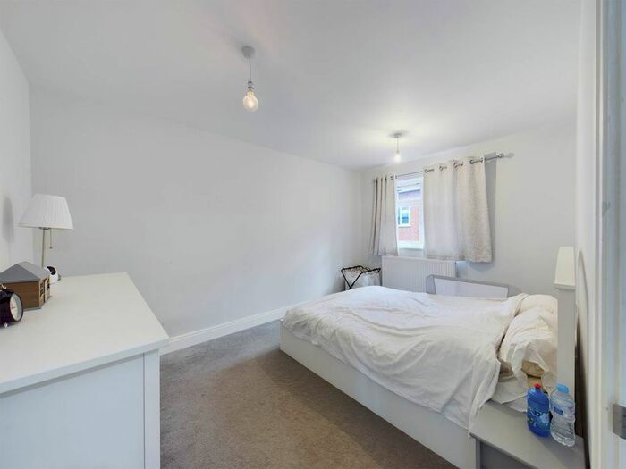 3 Bedroom Property To Rent In Westdale Road, London, SE18