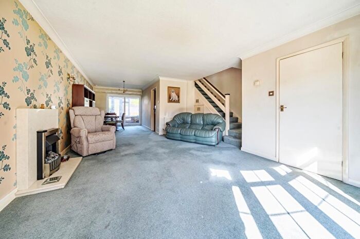 3 Bedroom Terraced House For Sale In Meadow Close, Thatcham, RG19