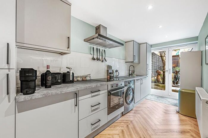 2 Bedroom Flat To Rent In St. Marys Road, London, W5