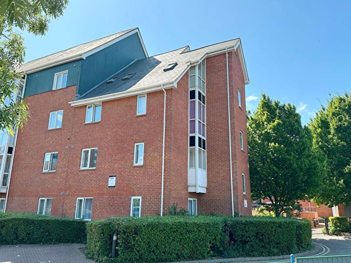 2 Bedroom Flat For Sale In Heron Quay, Bedford, MK40