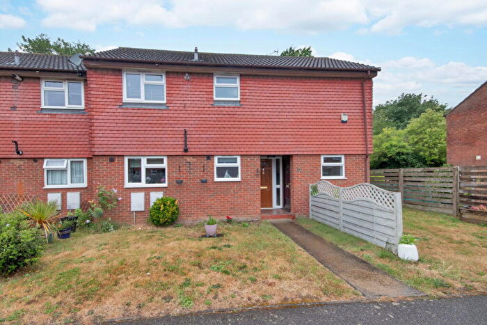 1 Bedroom Maisonette For Sale In West Shaw, Longfield, Kent, DA3