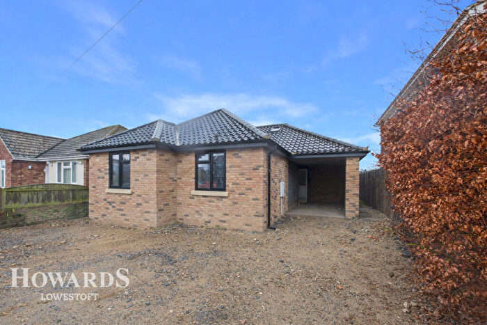 3 Bedroom Detached Bungalow For Sale In Bishops Walk, Gunton, NR32