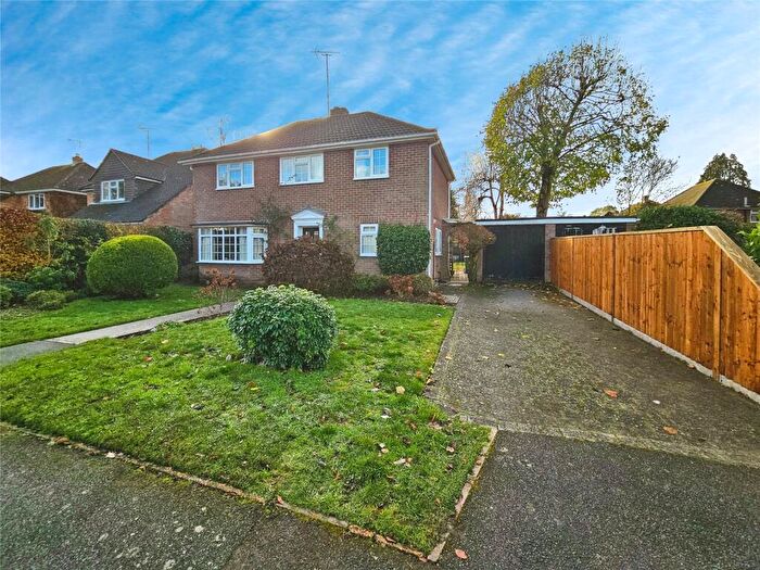 3 Bedroom Detached House For Sale In Cypress Drive, Fleet, Hampshire, GU51