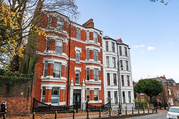 3 Bedroom Flat To Rent In Heath Street Hampstead, NW3