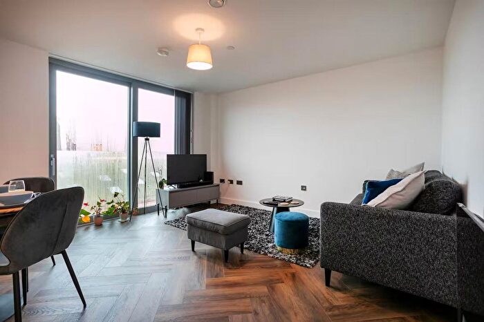 2 Bedroom Flat To Rent In Nottingham, NG2