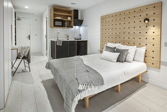 Studio To Rent In Node Limhouse, E14