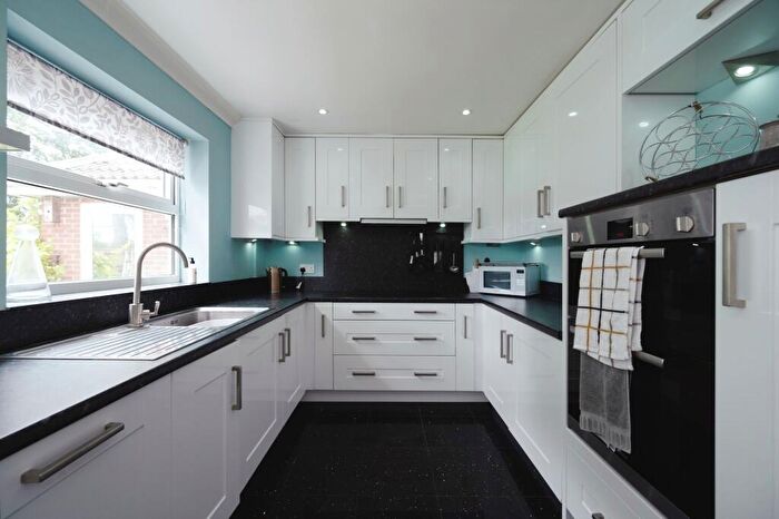 4 Bedroom Detached House For Sale In Hamfield Drive, Hayling Island, Hampshire, PO11