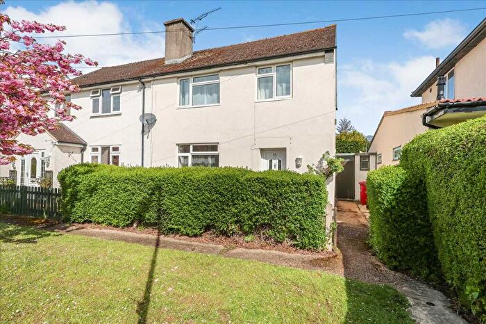 3 Bedroom Semi-Detached House For Sale In Abbotts Way, Cippenham, Slough, SL1