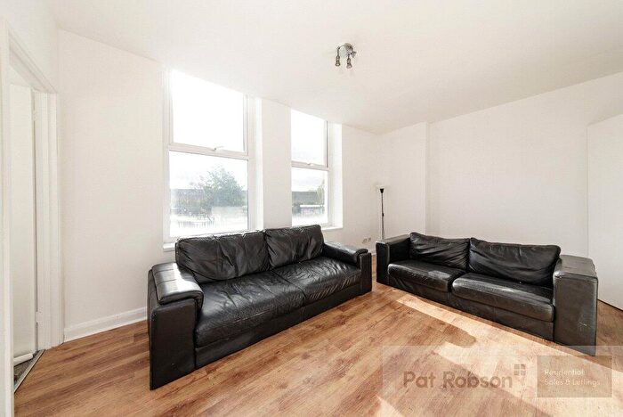 2 Bedroom Apartment To Rent In Shields Road West, Byker, Newcastle Upon Tyne, NE6
