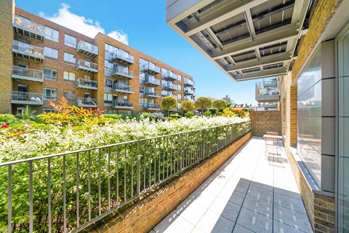 2 Bedroom Flat To Rent In High Street, London, N8