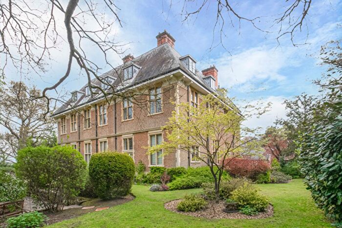 2 Bedroom Flat To Rent In Purshall Close, Redditch, Worcestershire, B97