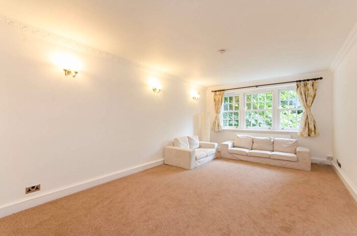 2 Bedroom Flat For Sale In Wimbledon Park Side, Wimbledon Common, London, SW19
