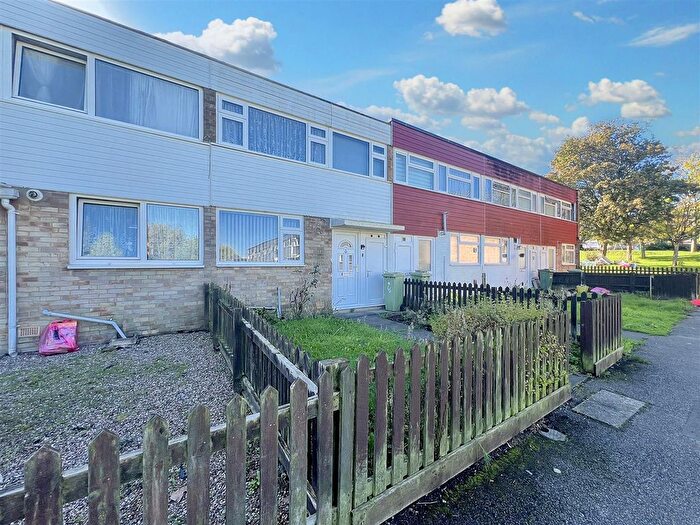 3 Bedroom Property For Sale In Nevis Grove, Bletchley, Milton Keynes, MK2